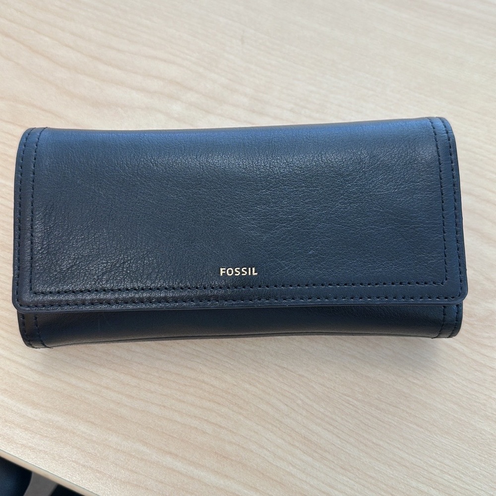 Black Fossil Wallet large